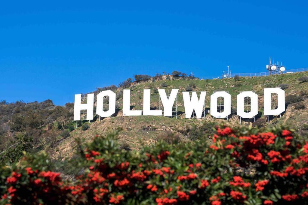 Elegant Hollywood Retreat - Spacious 2br 2ba With Resort-style Amenities Apartamento Los Ángeles