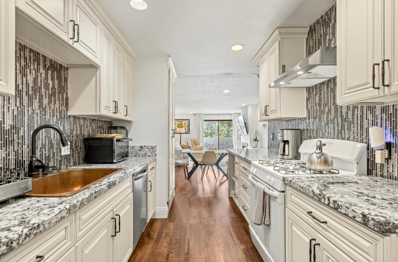 Apartamento Elegant Hollywood Retreat - Spacious 2br 2ba With Resort-style Amenities Los Ángeles