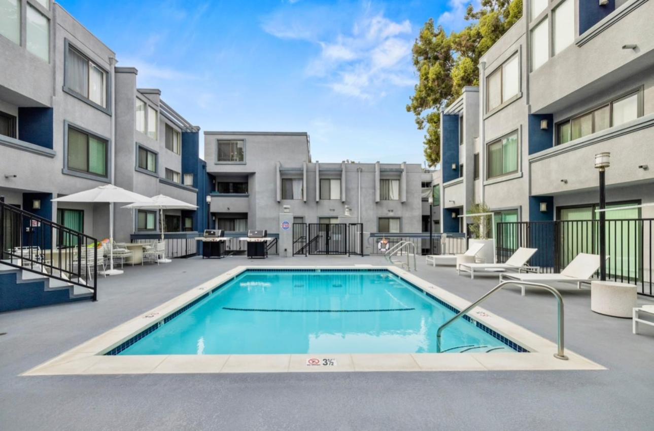 Elegant Hollywood Retreat - Spacious 2br 2ba With Resort-style Amenities * Los Ángeles