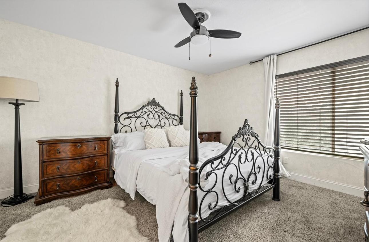 Elegant Hollywood Retreat - Spacious 2br 2ba With Resort-style Amenities Apartamento Los Ángeles